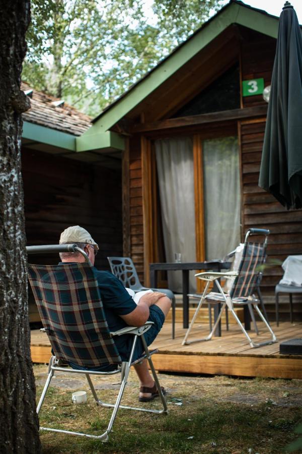 Camping Le Pre Morjal Ispagnac Exterior photo