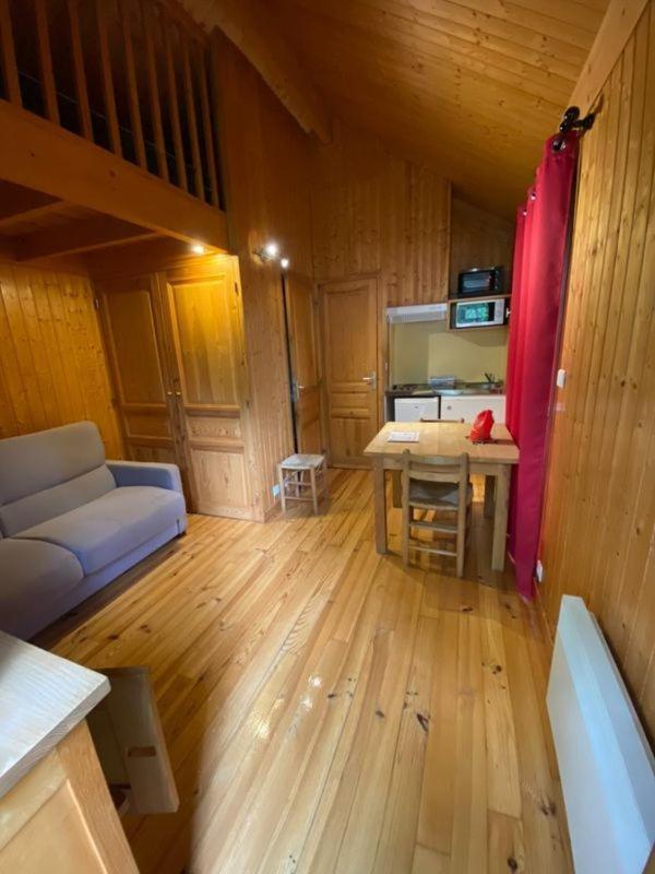 Camping Le Pre Morjal Ispagnac Exterior photo