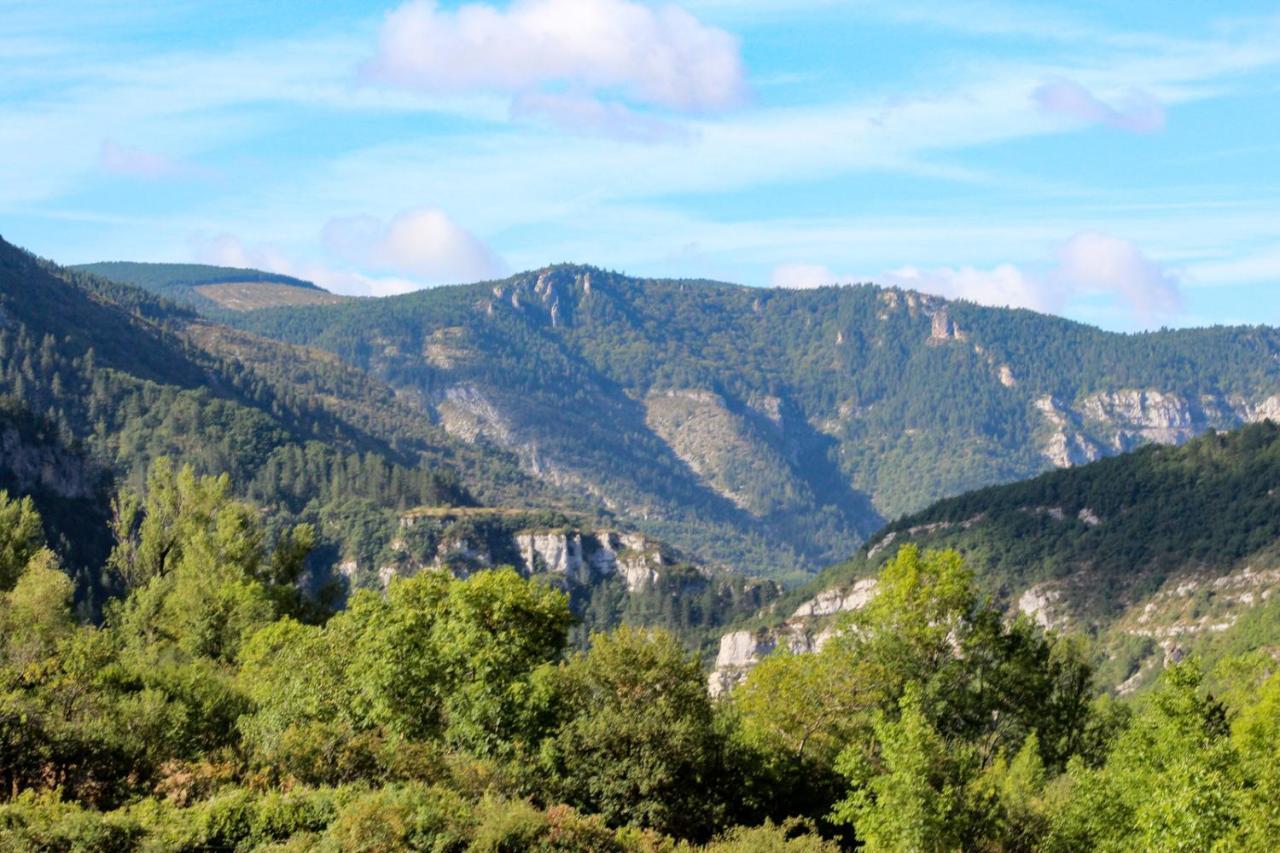 Camping Le Pre Morjal Ispagnac Exterior photo