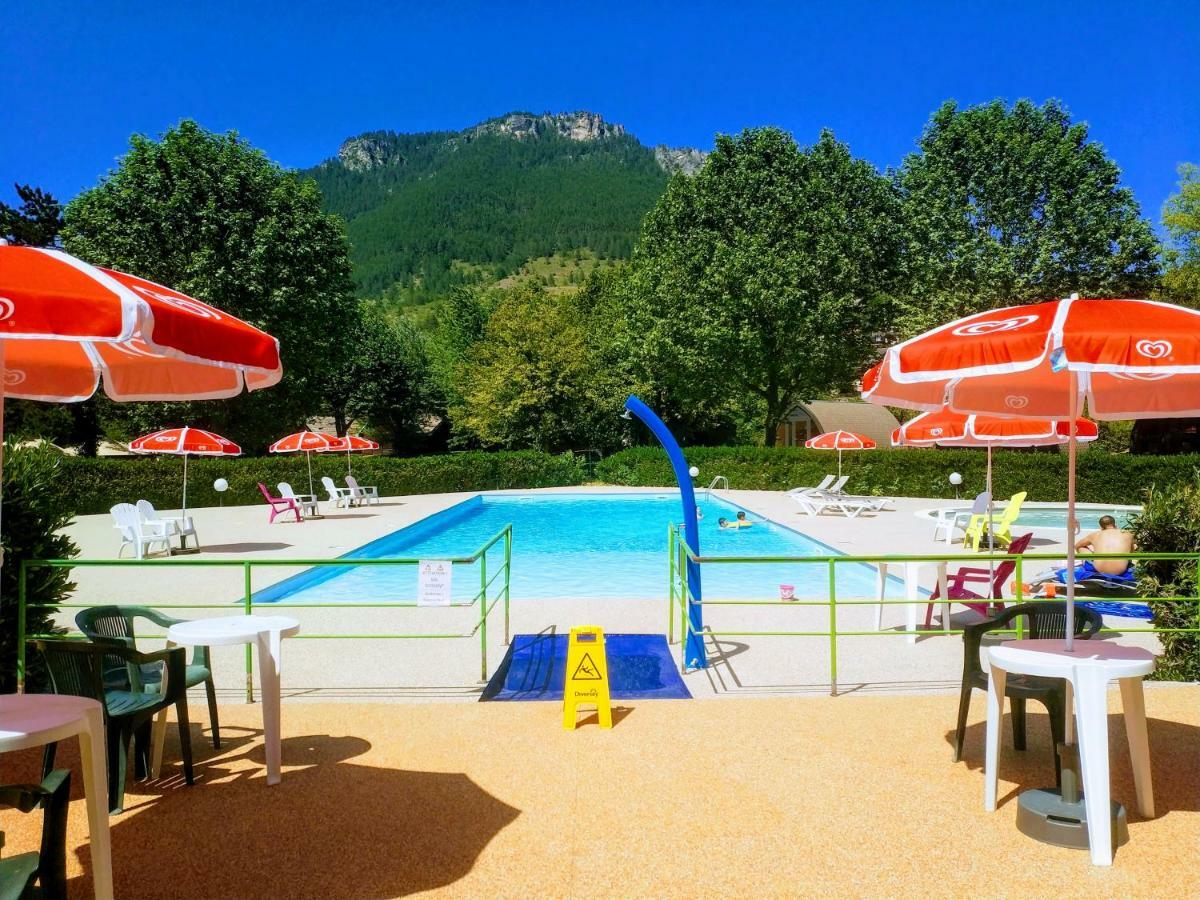 Camping Le Pre Morjal Ispagnac Exterior photo